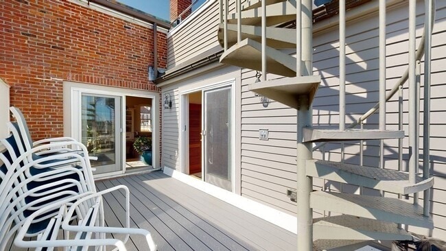 Building Photo - 39 State St