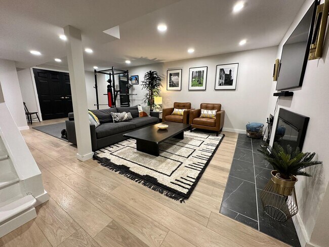 Building Photo - Beautiful 5 Bedroom Ranch in Virginia Vale