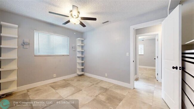 Building Photo - 4573 NW 19th Terrace