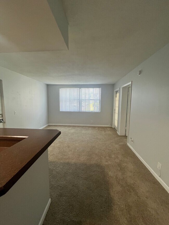 Building Photo - ONE BEDROOM ONE BATHROOM! WATERFRONT COMMUNITY!