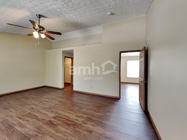 Building Photo - 160 Harvard Loop