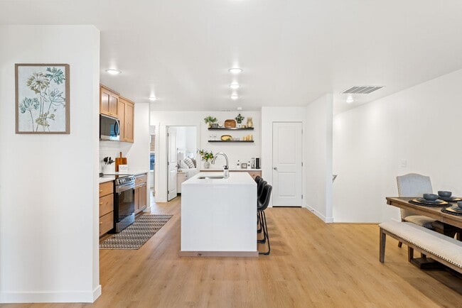 Building Photo - New Construction! Free first month rent