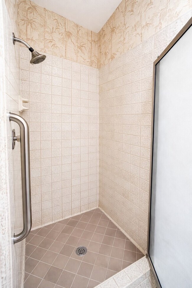 Building Photo - 2416 Birkdale Ln