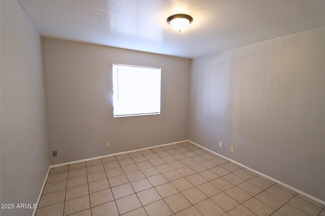 Building Photo - 4704 E Caballero St