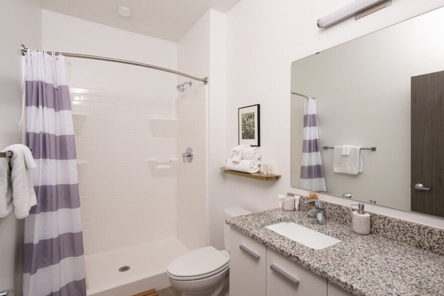 Building Photo - 211 W Mineral St