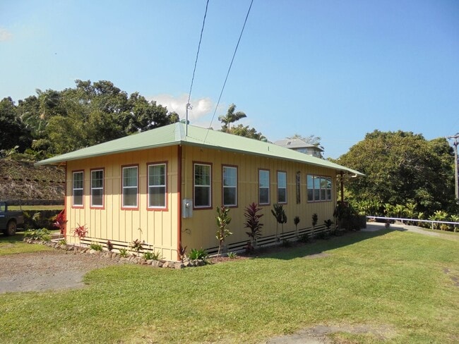 Building Photo - Beautiful Historic Home on the Hamakua Coast