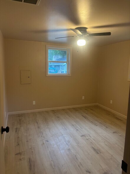 Building Photo - 4008 Cardinal Ln