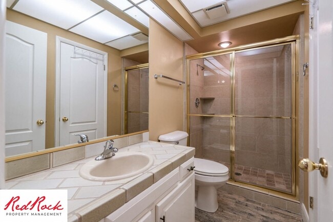 Building Photo - Spacious 5 Bedroom Home in A Quiet Communi...