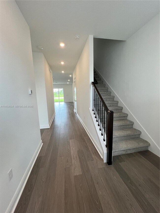 Building Photo - 10100 Ballast Dr