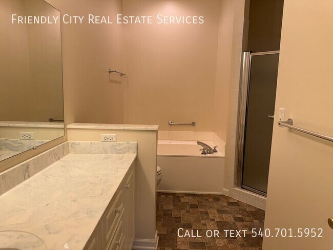 Building Photo - Beautiful Duplex at Spring Oaks