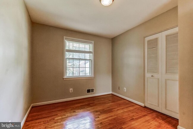 Building Photo - 8615 Regor Ln