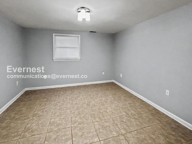 Building Photo - 10401 Bristol Ct