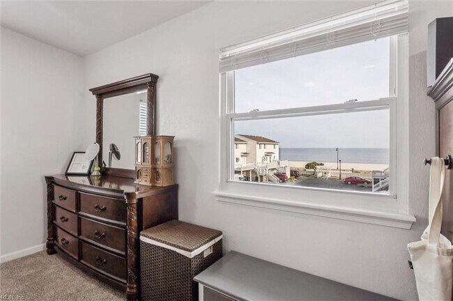 Building Photo - 334 N 1st St