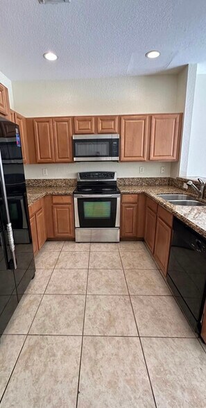 Primary Photo - 21003 NW 14th Pl