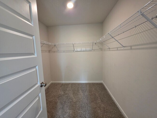 Building Photo - Nearly New 4BR/2BA home close to I10 with energy savings built in