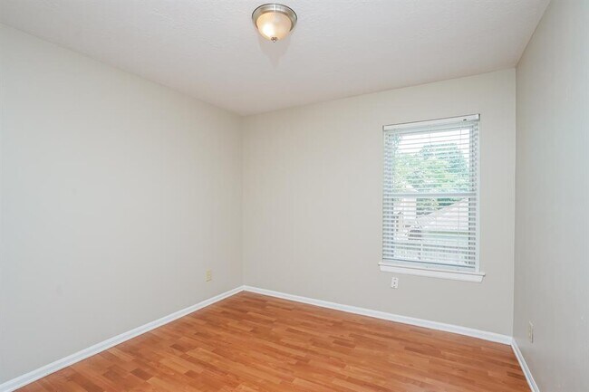 Building Photo - 7834 Sunny Ridge Dr
