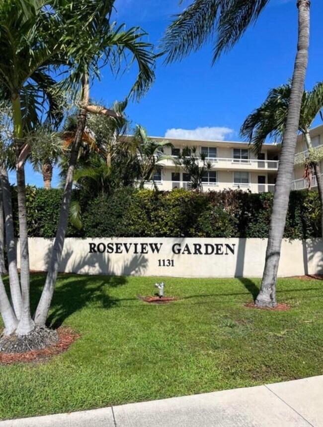 Front Elevation of Building - 1131 SE 4th St