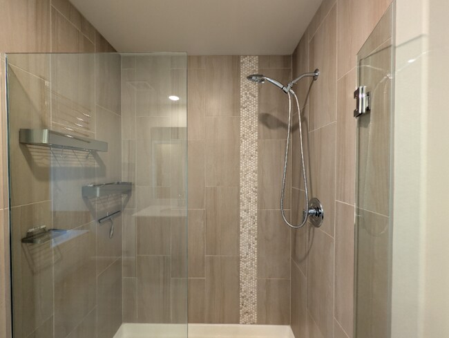 Building Photo - 912 119th Ave SE