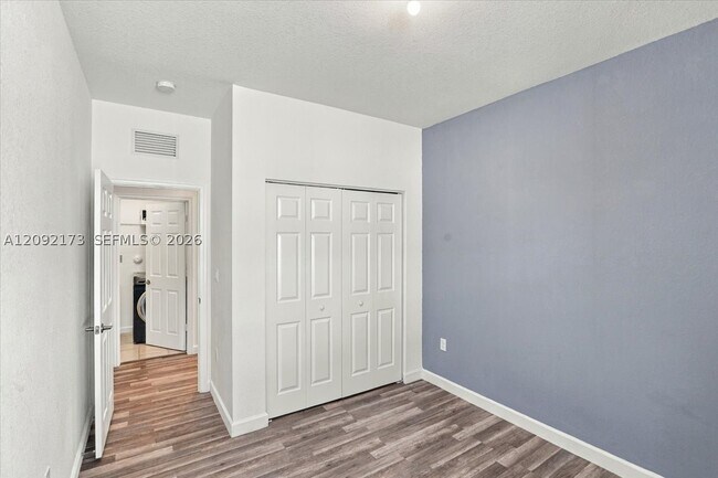 Building Photo - 336 NE 210th Way