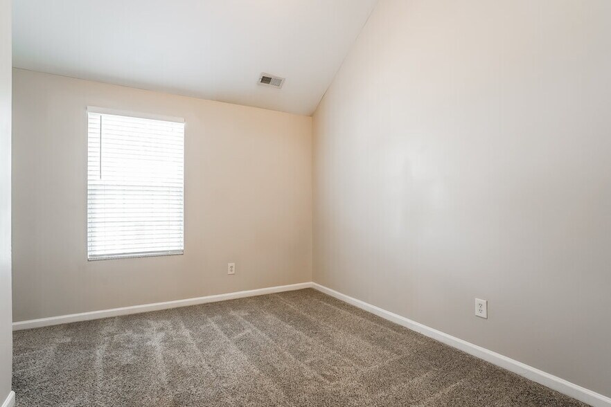 Building Photo - 1112 Lombar St