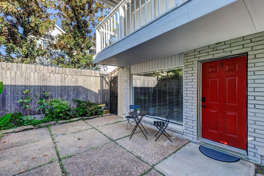 Building Photo - 2218 Hazard St