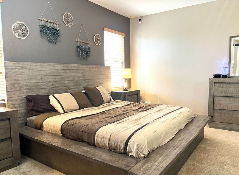 Building Photo - 7729 Villa Gabriela Ave