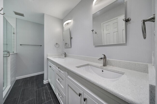 Building Photo - Charming Matthews Home for Rent!