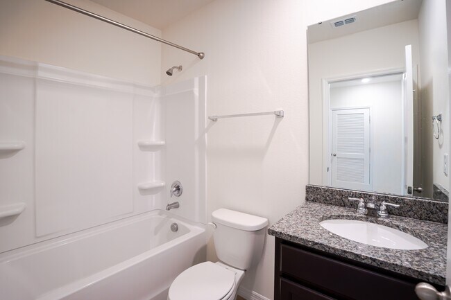 Building Photo - 2331 Gifford Dr