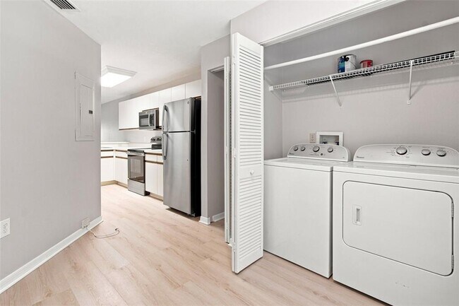 Building Photo - 14635 Par Club Cir