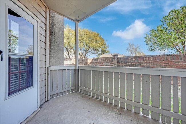 Building Photo - 1700 Amelia Ct