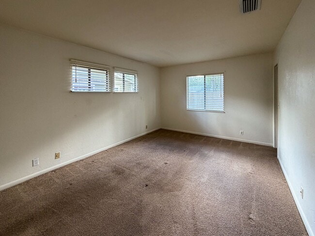 Building Photo - 2/2 Home in Turkey Creek Forest - Availabl...