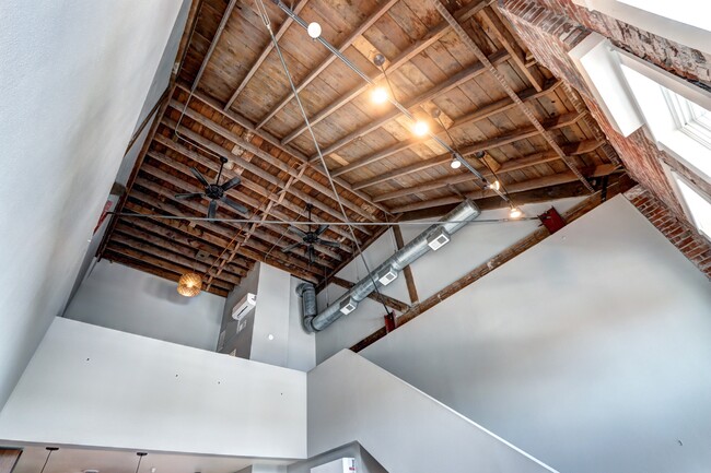 Building Photo - 2711 Welton St