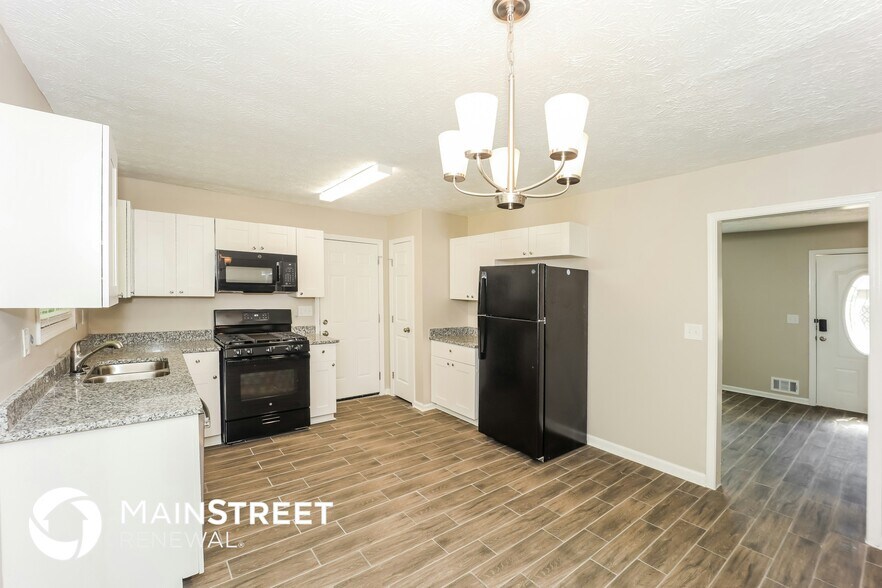 Building Photo - 9194 Greenwood Dr