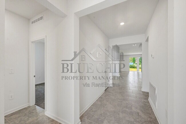 Building Photo - 3048 Country Side Dr