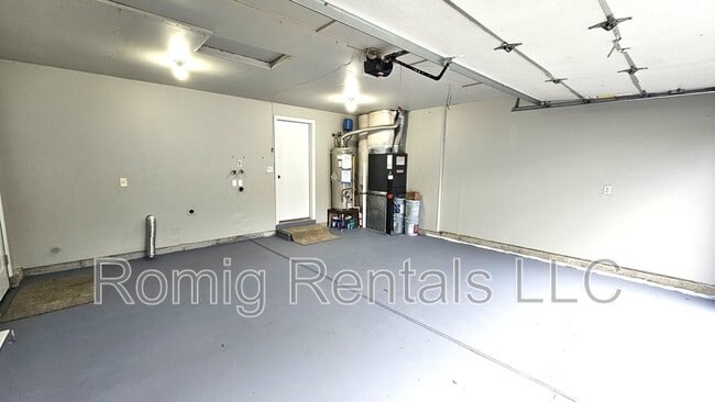 Building Photo - 10032 NE 19th St