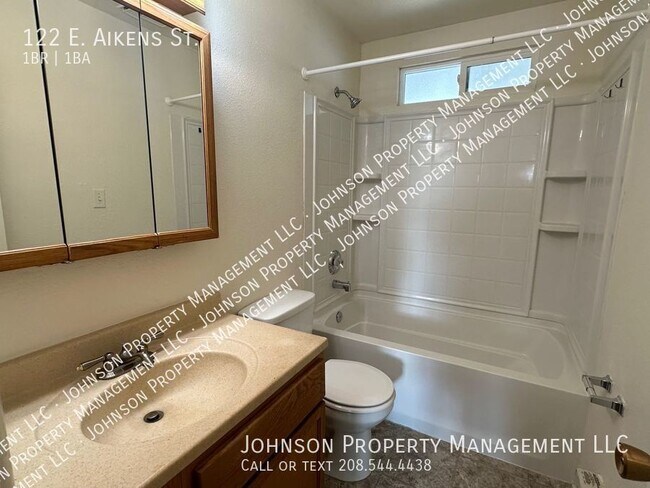 Building Photo - Downtown Eagle 1 Bedroom Apartment with Co...