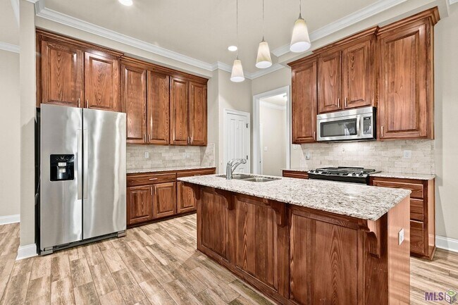 Building Photo - 7723 Ibiza Dr