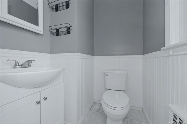 Building Photo - 98 Nassau Rd