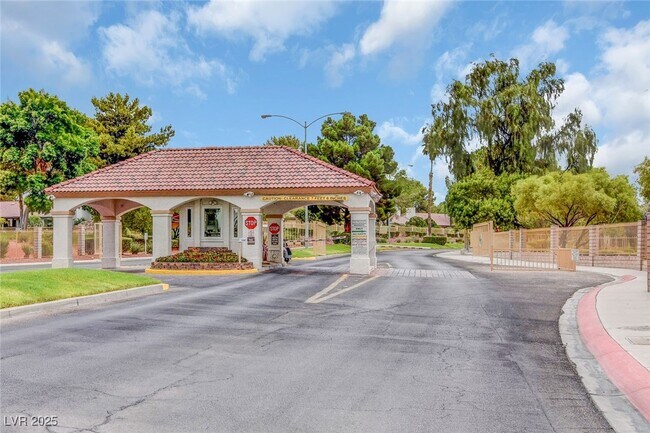 Building Photo - 5100 Linkside Dr