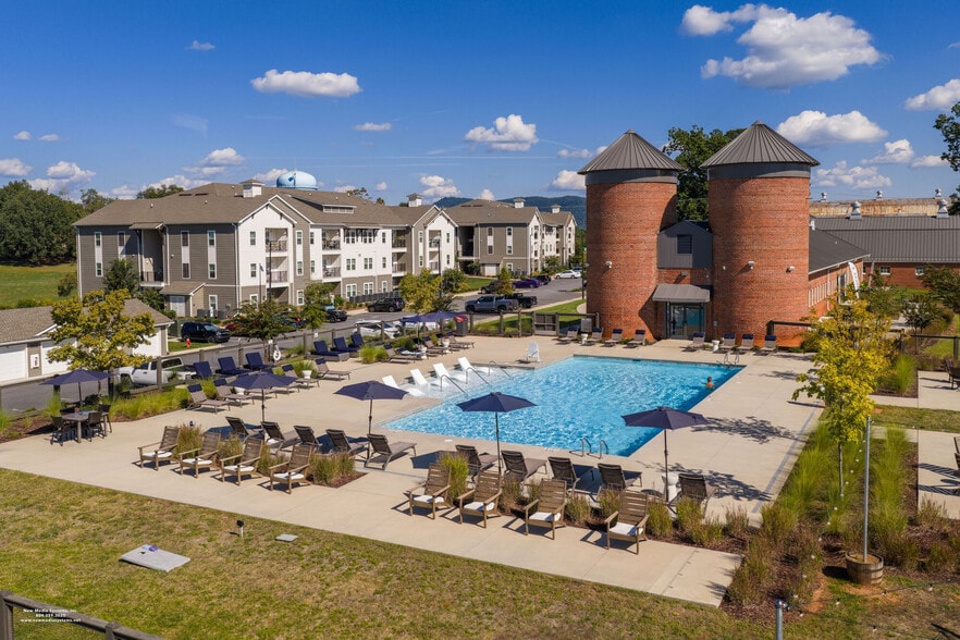 Primary Photo - Murphy`s Farm Apartments