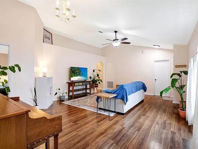 Primary Photo - 10534 Opus Dr