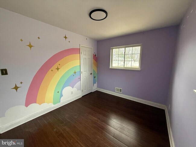 Building Photo - 892 Estates Blvd