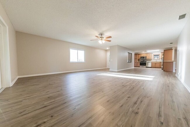 Building Photo - 673 Augusta Rd