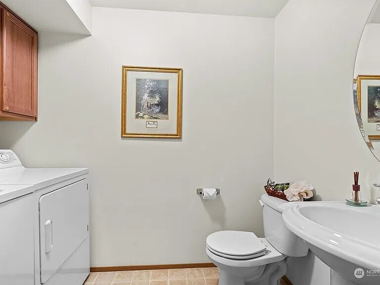 Building Photo - 2732 Hidden Springs Loop SE