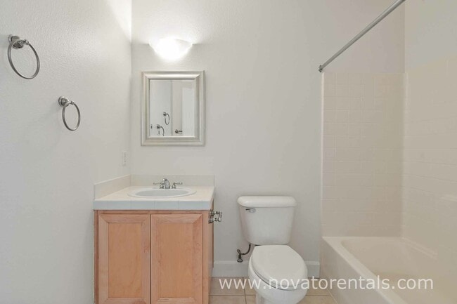 Building Photo - 852 Diablo Ave