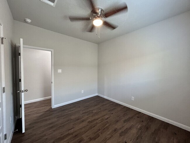 Building Photo - 10007 Westover Bluff