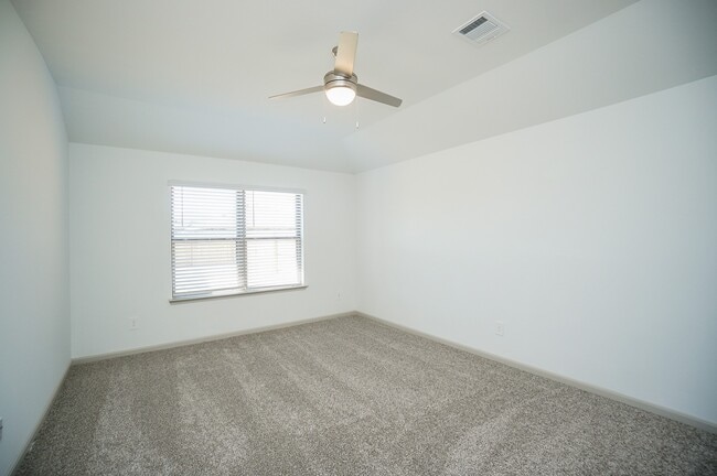 Building Photo - 3318 Parker Trce Dr