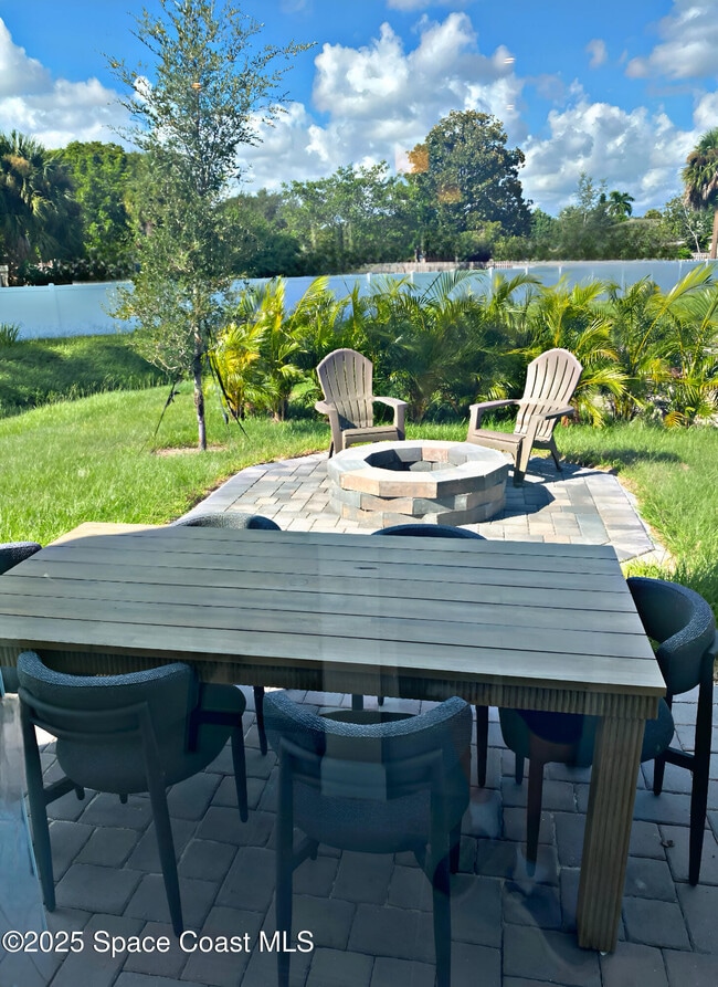 Building Photo - 1685 Kendall Pointe Pl