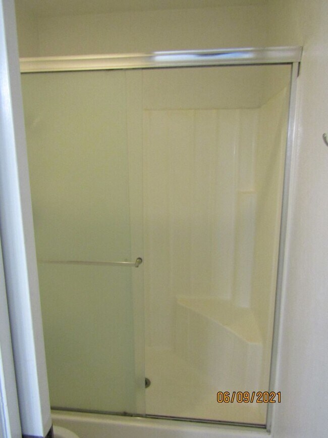Building Photo - Centrally Located Large Two Story Condo wi...