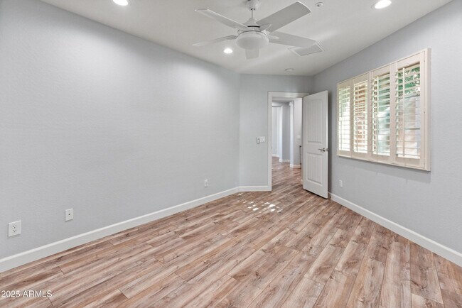 Building Photo - 12073 W Desert Mirage Dr